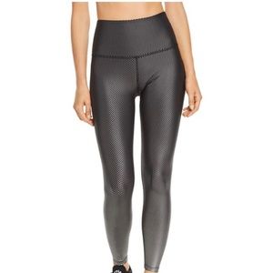 💞 NWT Beyond Yoga Spot On Legging 💞